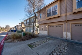 2905 Saville Loop in Austin, TX - Foto de edificio - Building Photo