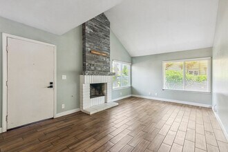 10666 Escobar Dr in San Diego, CA - Building Photo - Building Photo