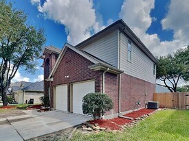 18810 Woodglen Shadows Dr in Humble, TX - Building Photo