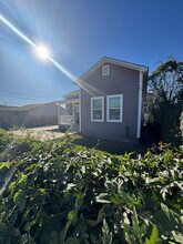 319 S Olive St in San Antonio, TX - Building Photo - Building Photo