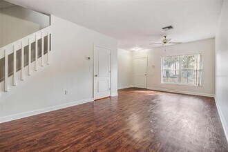 2248 Lake Woodberry Cir in Brandon, FL - Building Photo - Building Photo