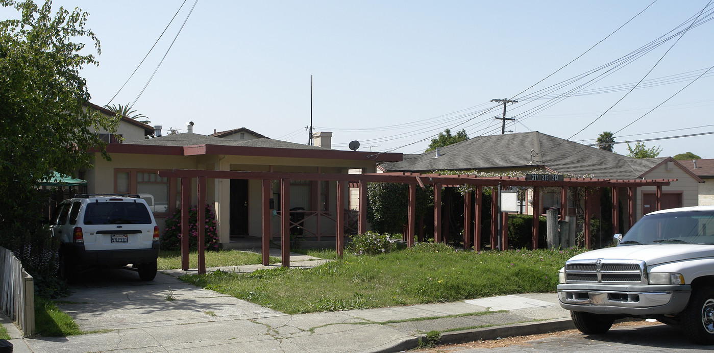 311-319 Laurel Ave in Hayward, CA - Foto de edificio