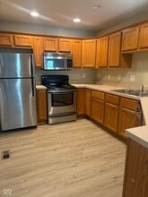 1467 Oakhill Dr in Greenwood, IN - Building Photo - Building Photo