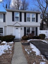 81 N Day St in Orange, NJ - Building Photo