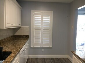 116 W Middlebury Ln SW in Aiken, SC - Building Photo - Building Photo