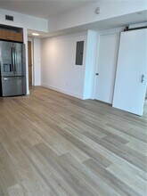 350 S Miami Ave, Unit 2211 in Miami, FL - Building Photo - Building Photo