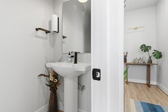 5825 Francis Oak Ln in Houston, TX - Building Photo - Building Photo