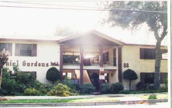 Colonial Gardens Apartments in Upland, CA - Building Photo - Building Photo