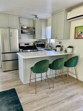 3120 1/2 Madera Ave, Unit 3120 Half Madera in Los Angeles, CA - Foto de edificio - Building Photo