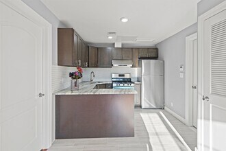 100 Griffith St, Unit 1r in Jersey City, NJ - Building Photo - Building Photo