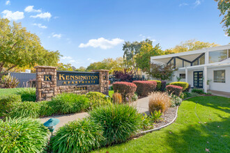 Kensington Park Apartments in Sacramento, CA - Building Photo - Building Photo