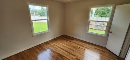 5501 Huisache St in Houston, TX - Foto de edificio - Building Photo