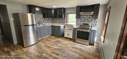 608 N Valley Ave in Olyphant, PA - Building Photo - Building Photo