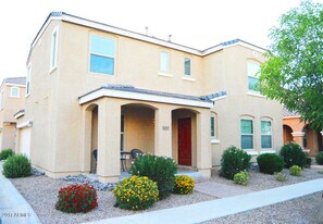 2232 S Buckaroo Trail in Gilbert, AZ - Building Photo