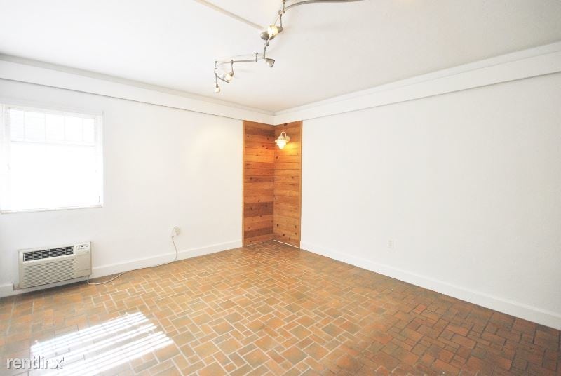 8144 Harding Ave in Miami Beach, FL - Building Photo