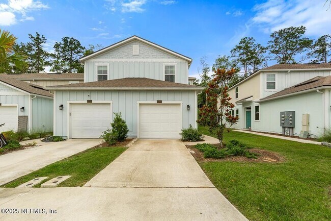 property at 170 Pasadena Dr