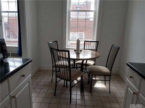 12 Hamilton Pl-Unit -C3 in Garden City, NY - Building Photo - Building Photo