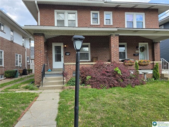 property at 937 S Poplar St