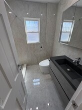 13 Parkview Pl in Malverne, NY - Building Photo - Building Photo