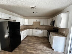 626 W Mango St, Unit B in Lantana, FL - Foto de edificio - Building Photo