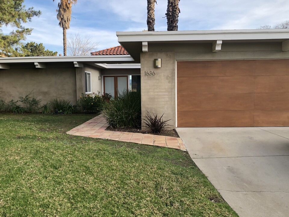 1636 Castlehill Ct in Westlake Village, CA - Building Photo