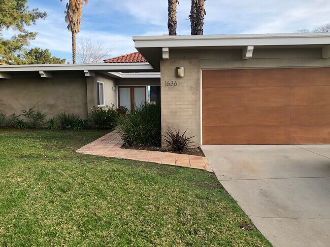 property at 1636 Castlehill Ct