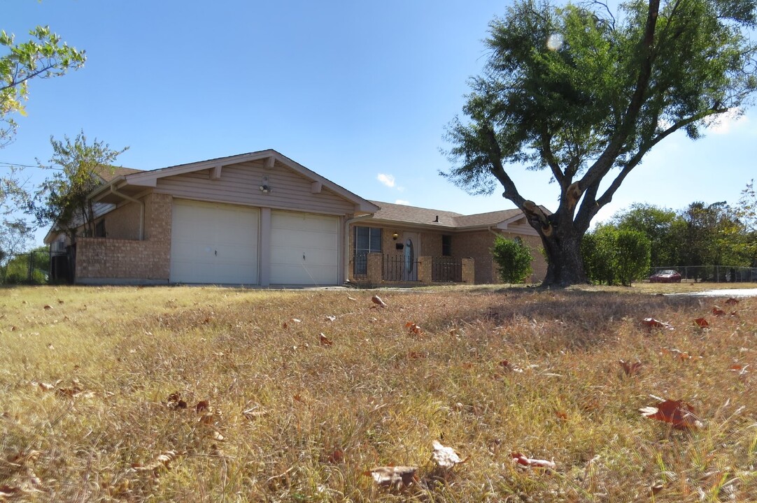 650 Turkey Trot Rd in Killeen, TX - Building Photo