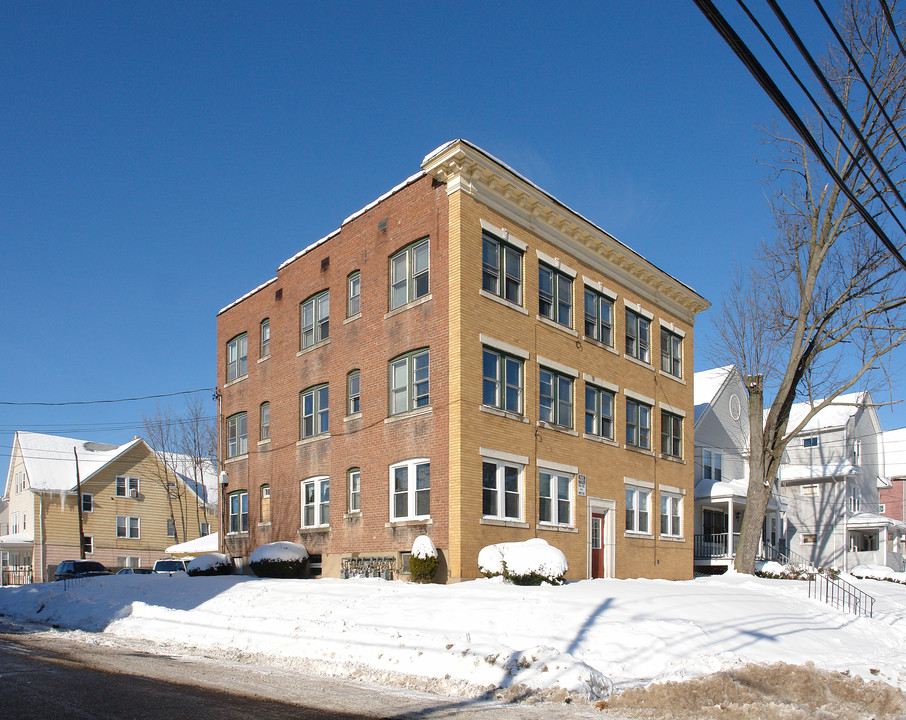 185 Hillside Ave in Hartford, CT - Foto de edificio