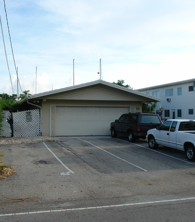 1545 SE 15th St in Fort Lauderdale, FL - Foto de edificio - Building Photo