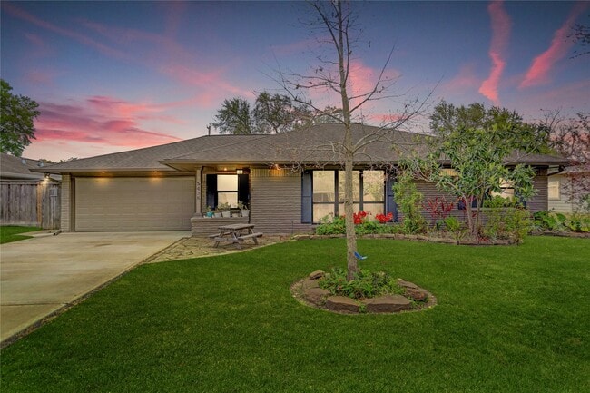 property at 5438 Briarbend Dr