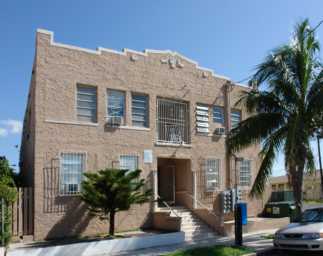 1567 SW 4th St in Miami, FL - Building Photo - Building Photo