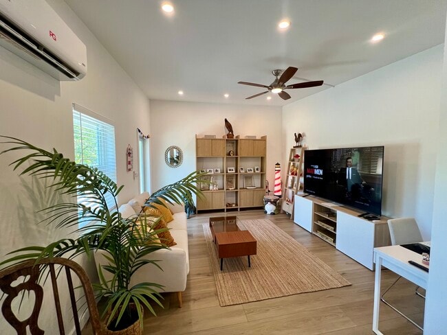 1904 NE 26th Dr, Unit 2 in Wilton Manors, FL - Foto de edificio - Building Photo