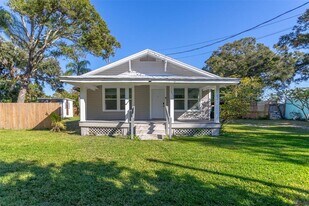 1571 S Myrtle Ave in Clearwater, FL - Building Photo