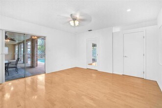 3441 N Hills Dr in Hollywood, FL - Building Photo - Building Photo
