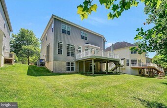 2732 Lightfoot Dr in Baltimore, MD - Foto de edificio - Building Photo