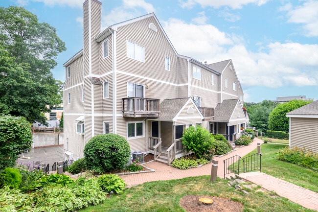 39 Glenrock in Norwalk, CT - Building Photo - Building Photo
