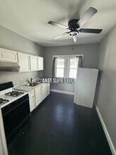 15987 Nelamere Rd, Unit 2 in East Cleveland, OH - Building Photo - Building Photo
