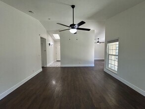 2088 Shadow Park Dr in Turlock, CA - Building Photo - Building Photo