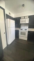 5025 Wayneland Dr, Unit D11 in Jackson, MS - Building Photo