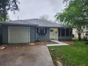 1705 Frost St in Rosenberg, TX - Building Photo - Building Photo