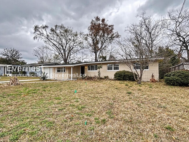 6757 Snow White Dr in Jacksonville, FL - Building Photo - Building Photo