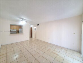1008 NW 45th Ave in Miami, FL - Building Photo - Building Photo