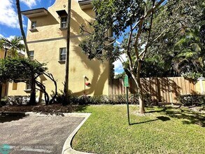 2512 SW 14th Ave in Fort Lauderdale, FL - Building Photo - Building Photo
