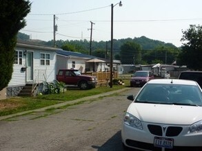 Dallas Mobile Home Community in Toronto, OH - Foto de edificio - Building Photo