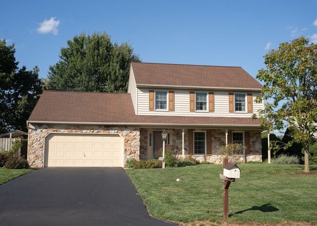 property at 922 Pinetree Way