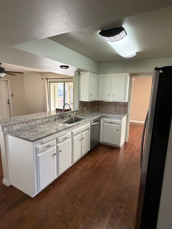 105 River Oaks Dr in Bakersfield, CA - Building Photo - Building Photo