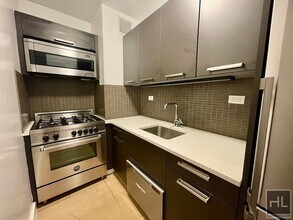 Beautiful 1 Bedroom In Murray Hill! $4,325 in New York, NY - Building Photo - Building Photo