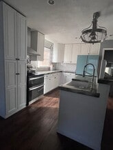 122 N Plains Dr in Petersburg, VA - Foto de edificio - Building Photo