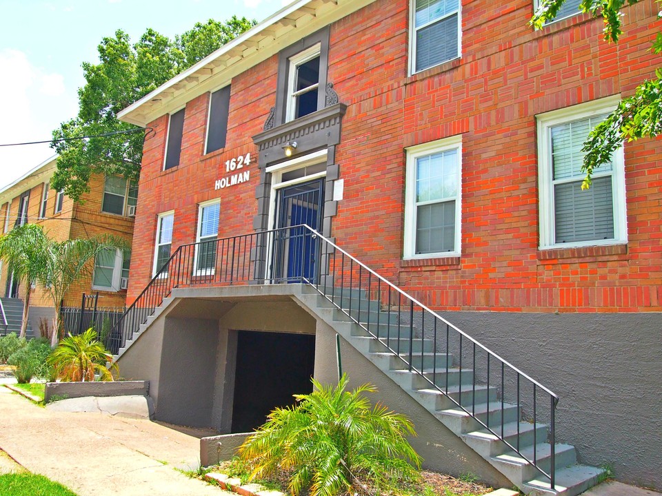 1624 Holman in Houston, TX - Building Photo