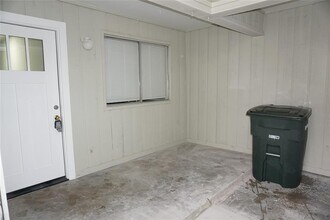 1911 Normal Park Dr-Unit -A in Huntsville, TX - Building Photo - Building Photo